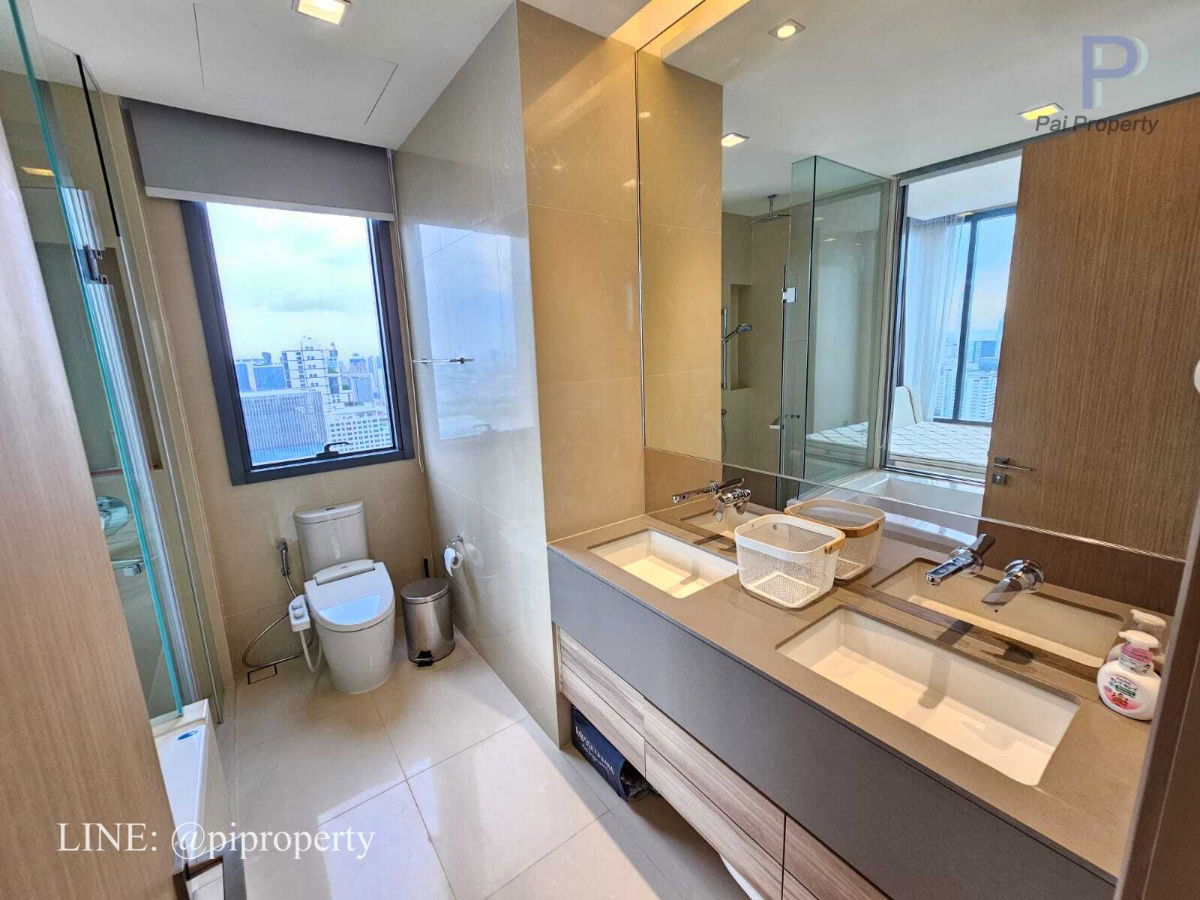 รูป วิวเมืองที่ดีที่สุดจากอโศก ให้เช่ายูนิต 2 ห้องนอนพร้อมเฟอร์นิเจอร์ครบครันในอีสท์ อโศก ทำเลที่ดีที่สุดในอโศก พร้อมระบบรถไฟฟ้า BTS และ MRT - รูปที่ 18/41