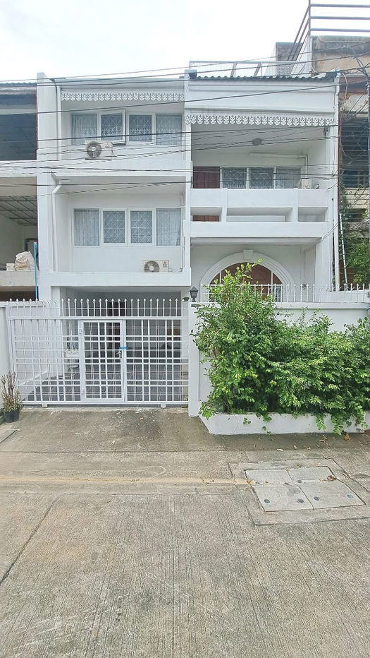 รูป #R4869 ให้เช่าบ้าน Soi Ekkamai 22 - รูปที่ 2/13