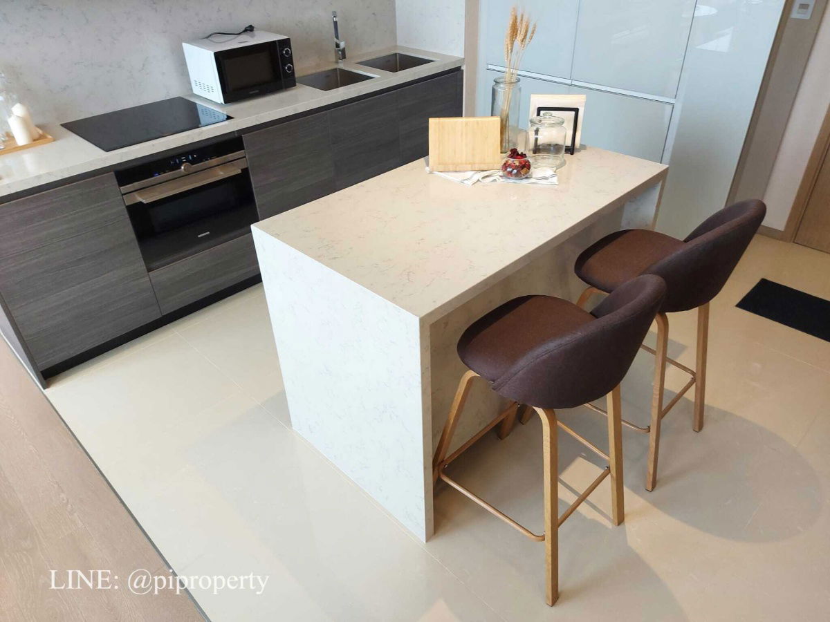 picture Homy and luxury 2 bedrooms unit for rent in the top location Esse Asoke. Well designed with high-level visions. BTS and MRT systems accessing.   - 9/49