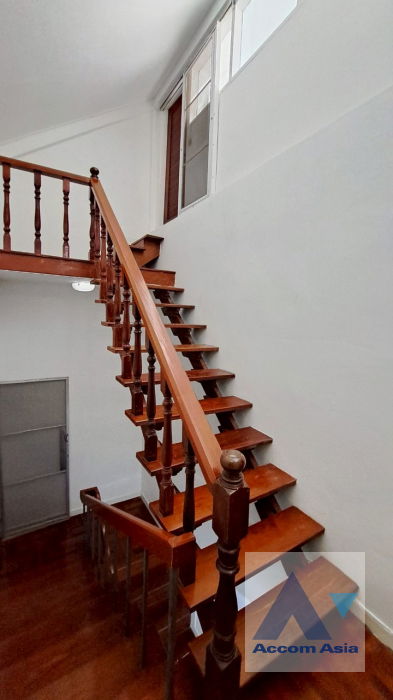 รูป 🔼🔽 AccomA 📩 Home Office 5 BR Townhouse in Khlong Ton Nuea (AA44069) - รูปที่ 11/20