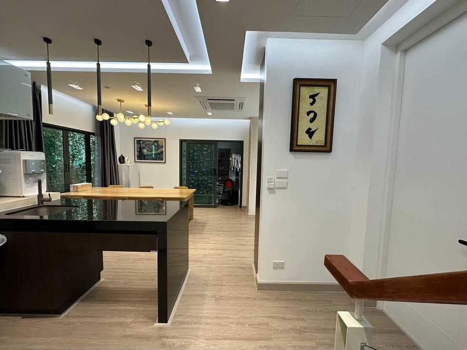รูป 🏡ให้เช่า บ้านเดี่ยวหรูแปลงมุม “เศรษฐสิริ ศรีนครินทร์–พระราม 9” (กรุงเทพกรีฑา ซอย 7) ใกล้ทางด่วน ติดสวน เงียบสงบ เป็นส่วนตัว - รูปที่ 3/15