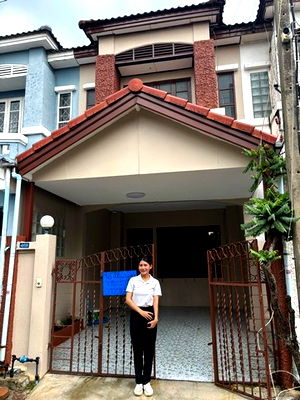 ทาวน์โฮม รังสิต : ขายทาวน์เฮ้าส์ หมู่บ้านบุศรินทร์1 คลอง2 รังสิต (แลนด์แอนด์เฮ้าส์)  ปทุมธานี