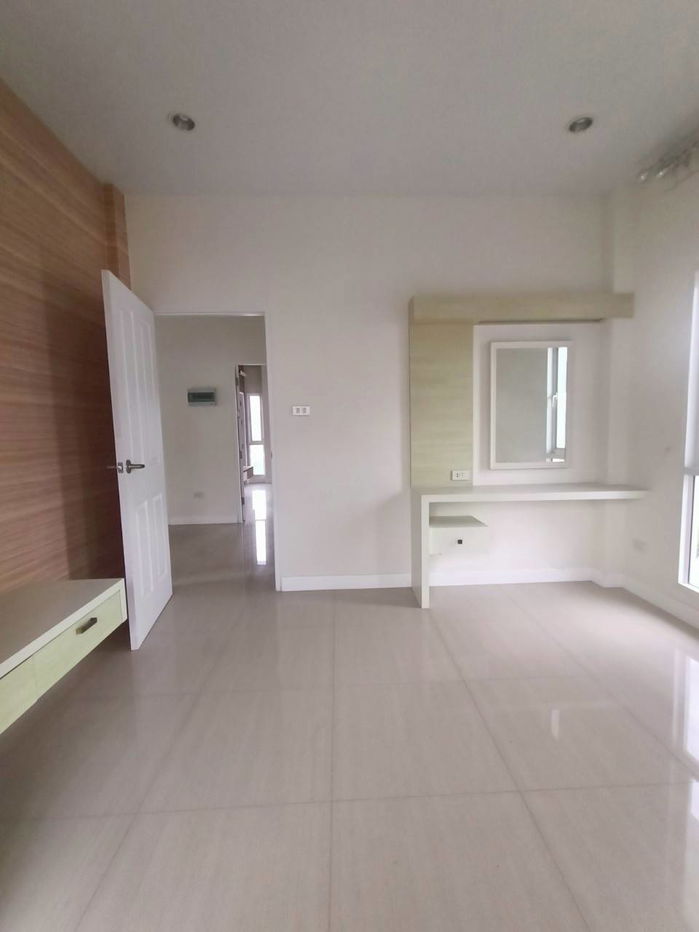 รูป บ้านเดี่ยว เนื้อที่ทั้งหมด 368.4 ตารางเมตร 165/114 หมู่บ้านฉัตรทองการ์เด้นท์วิลล์ ตำบลท่าข้าม อำเภอหาดใหญ่ สงขลา ราคา 3,900,000 บาท - รูปที่ 7/15