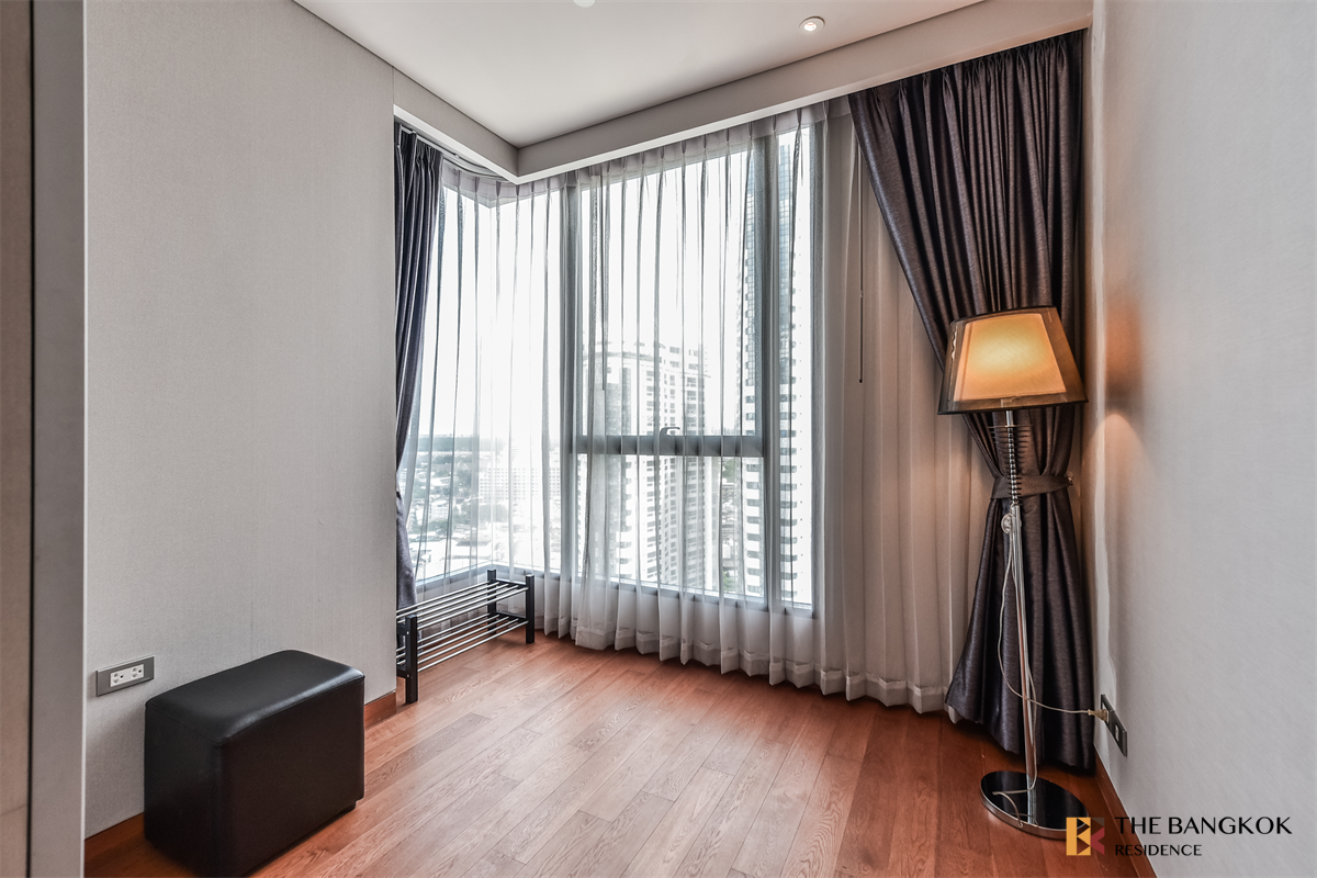 รูป เดอะ ลุมพินี 24  คอนโด Luxury ทำเลใจกลางเมือง - รูปที่ 2/10