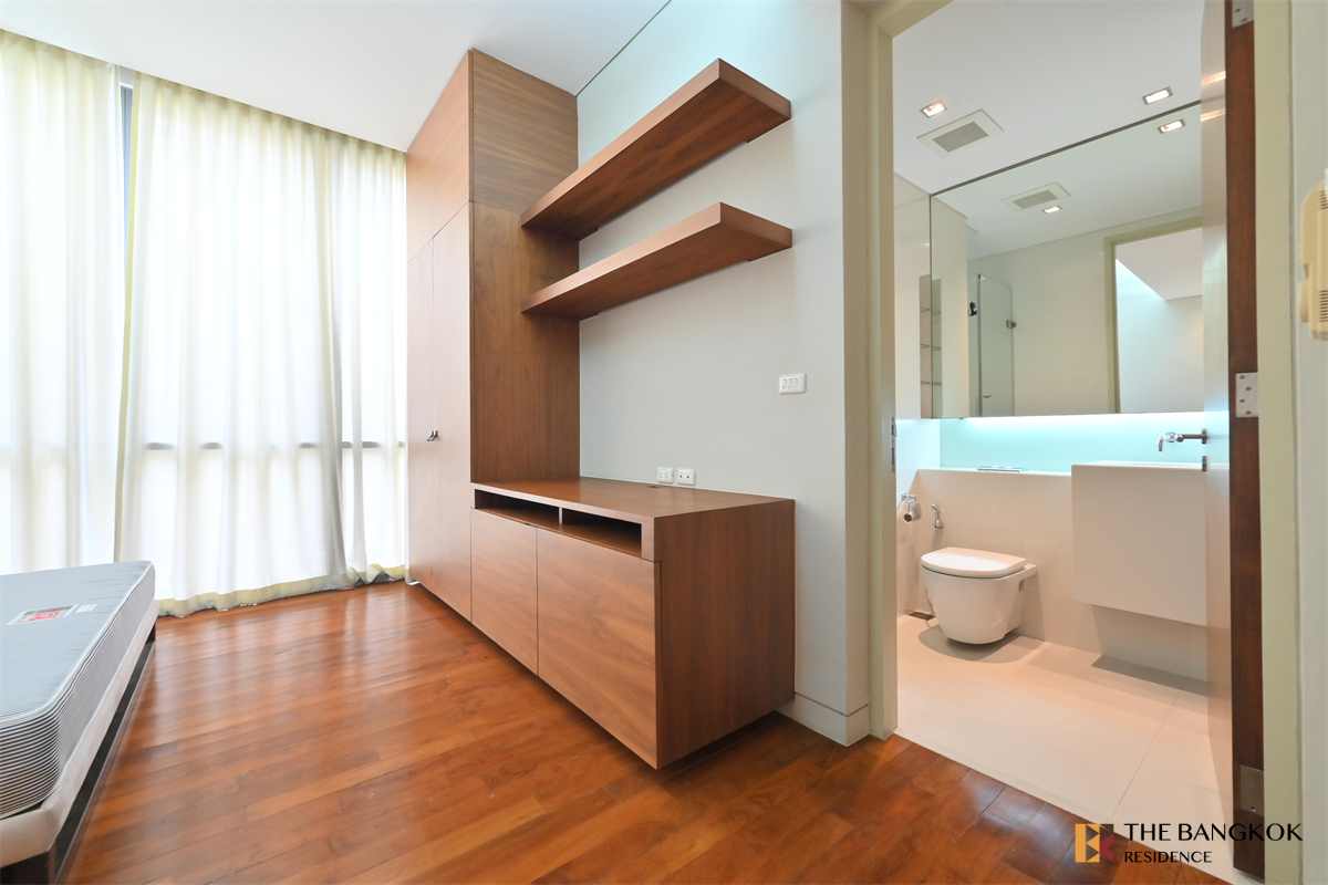 picture Domus 16,18 near BTS Asok The Privilege of Luxury in an Economic Hub Location - 5/10
