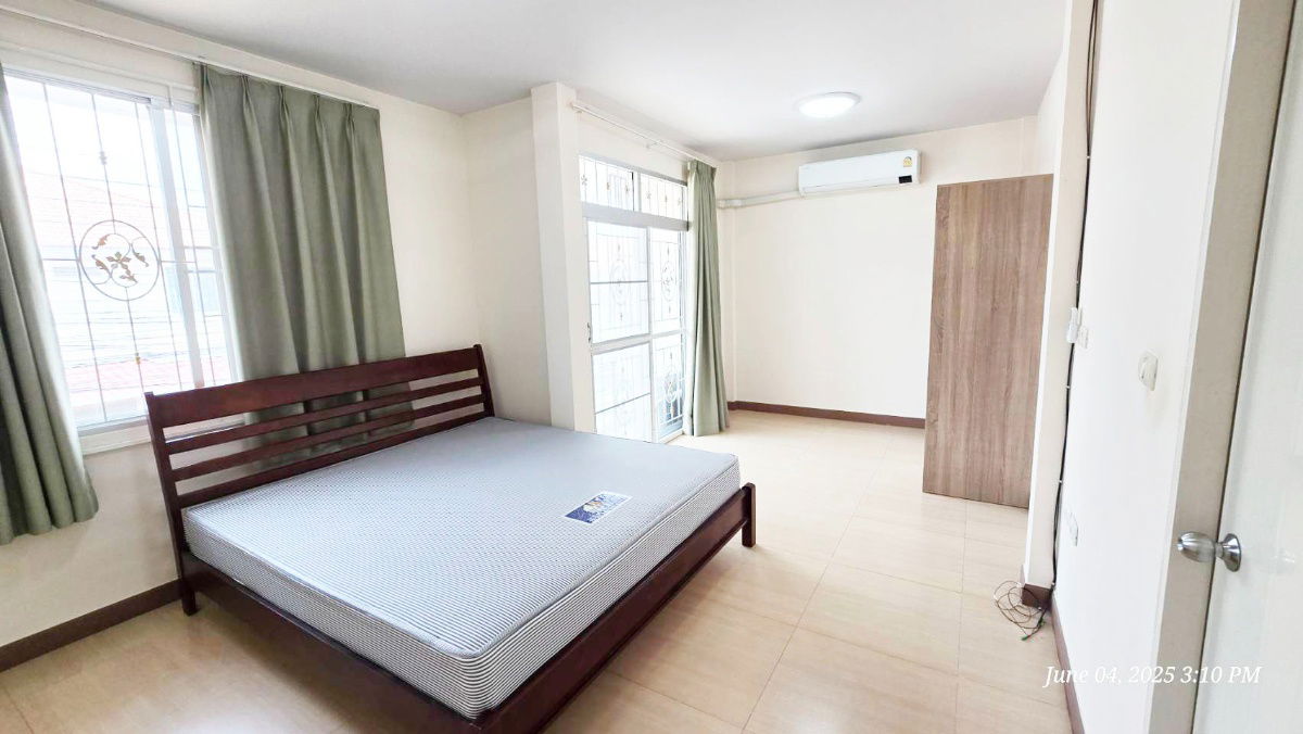 picture Townhouse for rent, 2 floors, Rueanrudee Village 4, Rangsit, Khlong 4 - 8/12