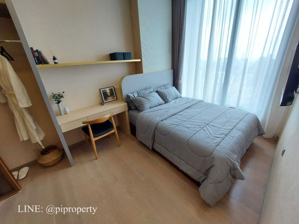 picture Homy and luxury 2 bedrooms unit for rent in the top location Esse Asoke. Well designed with high-level visions. BTS and MRT systems accessing.   - 11/49