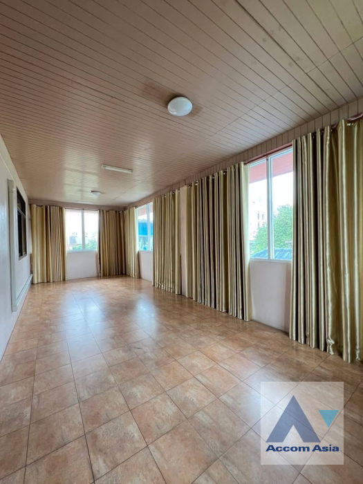 picture 🔼🔽 AccomA 📩 Elegant residence with wood finishes and spacious garden (AA42743) - 8/17