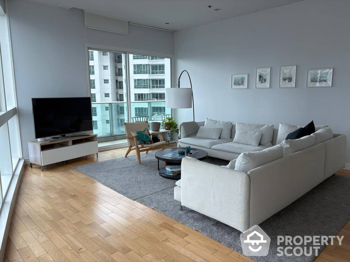 picture 3-BR Condo at Millennium Residence @ Sukhumvit Condominium near BTS Phrom Phong (ID 515324) - 2/16
