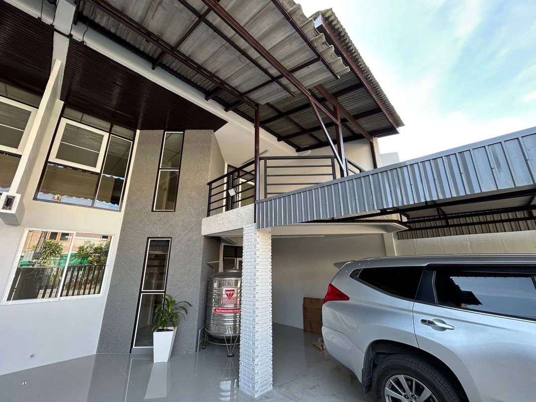 รูป ให้เช่าบ้านแฝด 2 ชั้น (รีโนเวทใหม่) บ้านรามสิบ ที่จอดรถเยอะ ใกล้เดอะมอล รามคำแหง - รูปที่ 3/13