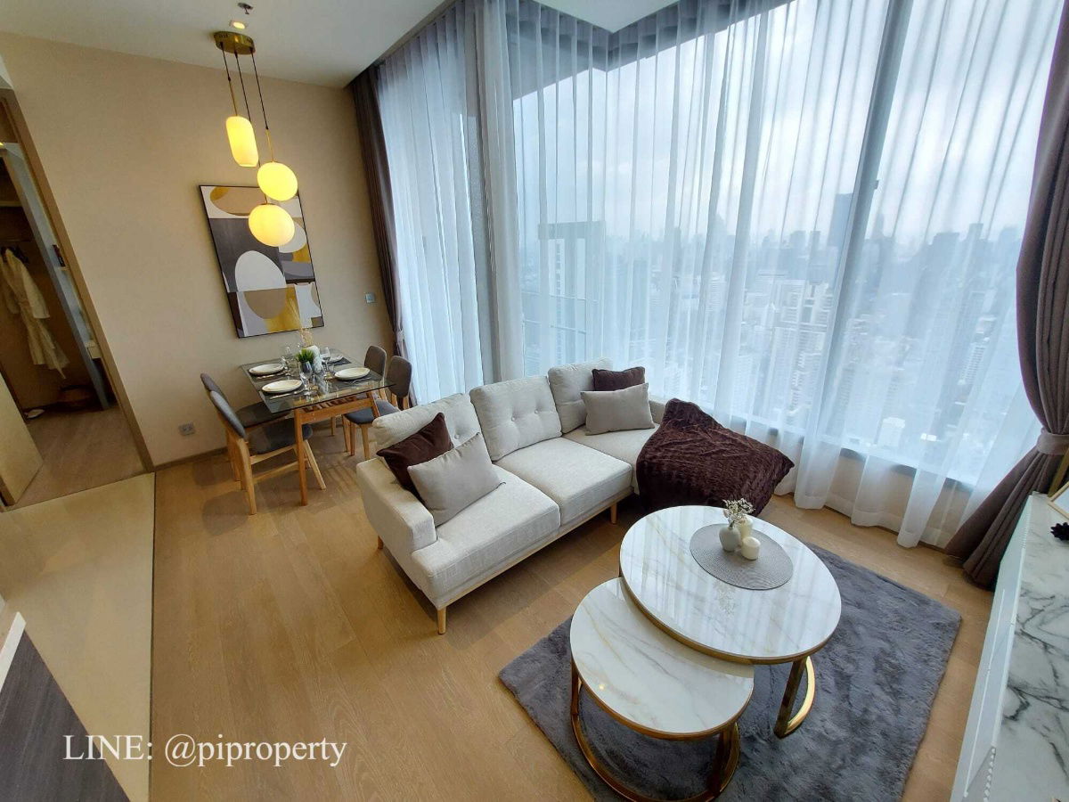 picture Homy and luxury 2 bedrooms unit for rent in the top location Esse Asoke. Well designed with high-level visions. BTS and MRT systems accessing.   - 2/49