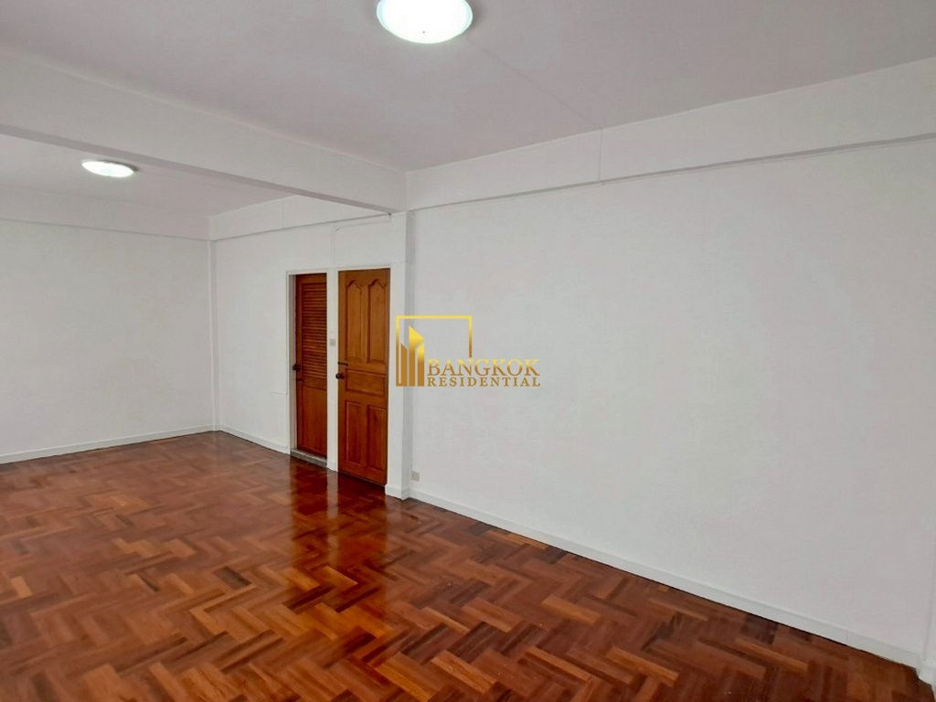 รูป Spacious 5 Bedroom Townhouse For Rent in Ekkamai Area - BR49052TH - รูปที่ 15/18