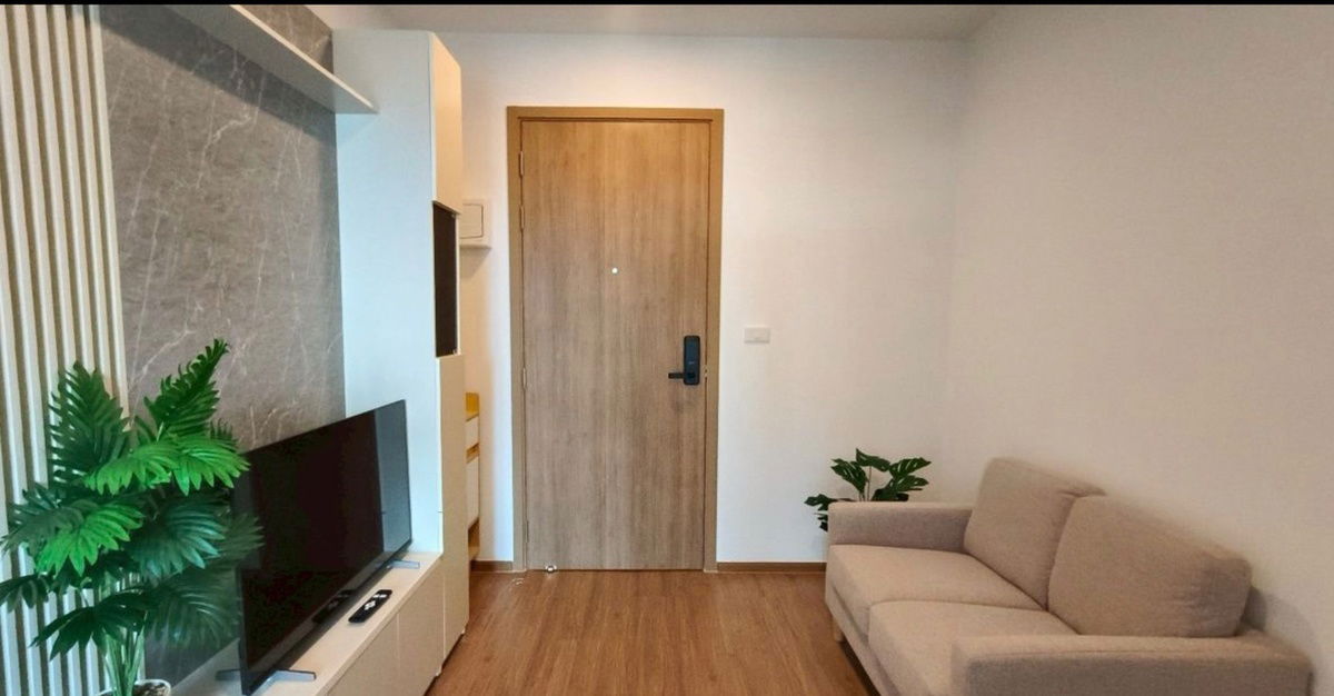picture rent: The Living Ramkhamhaeng, beautiful, cheap, good location, ready to move in, near MRT Lam Sali. Interested, add Line @841qqlnr - 3/12