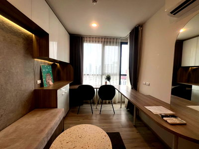 Condos for rent : P1022 Condo for rent XT Huaikhwang, near MRT Huai Khwang, spacious room, fully furnished, ready to move in immediately.