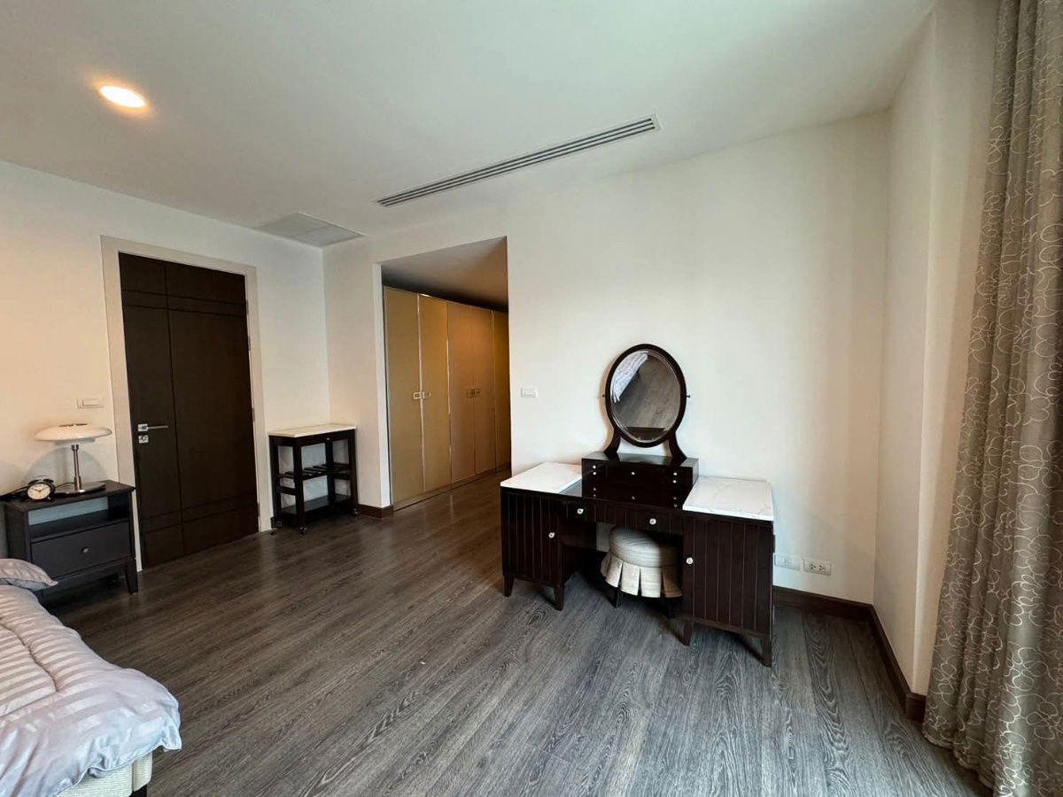 picture For Rent The Crest Ruamrudee 3 BEDS Near BTS Ploenchit (P302) - 5/11