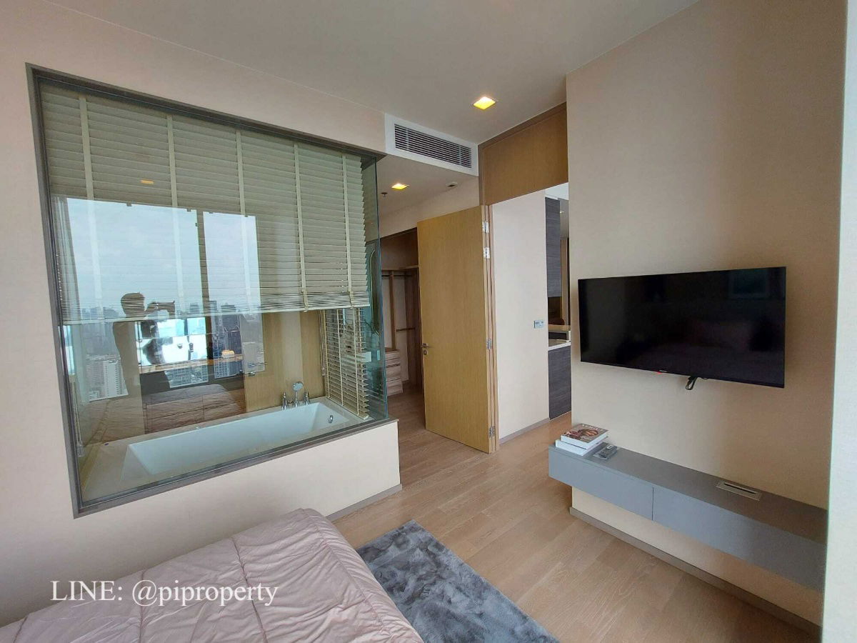 picture Homy and luxury 2 bedrooms unit for rent in the top location Esse Asoke. Well designed with high-level visions. BTS and MRT systems accessing.   - 25/49