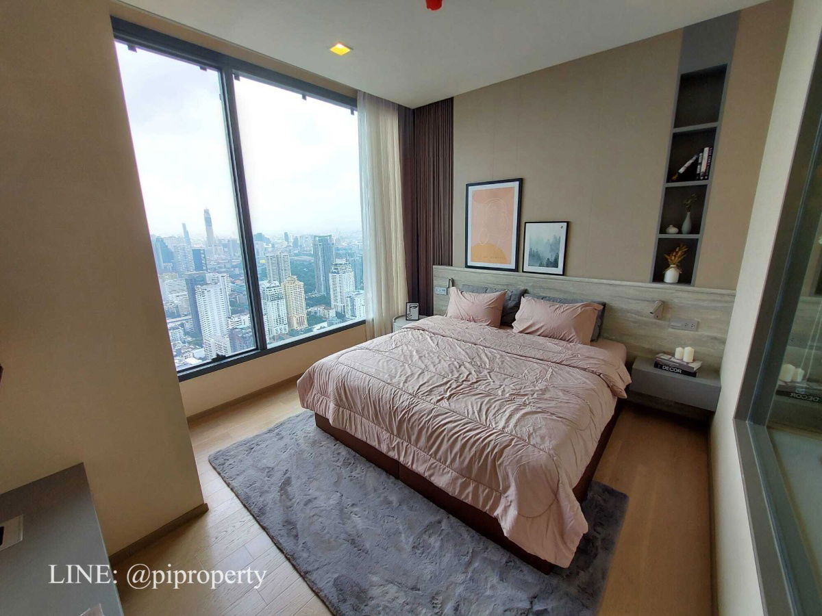 picture Homy and luxury 2 bedrooms unit for rent in the top location Esse Asoke. Well designed with high-level visions. BTS and MRT systems accessing.   - 18/49