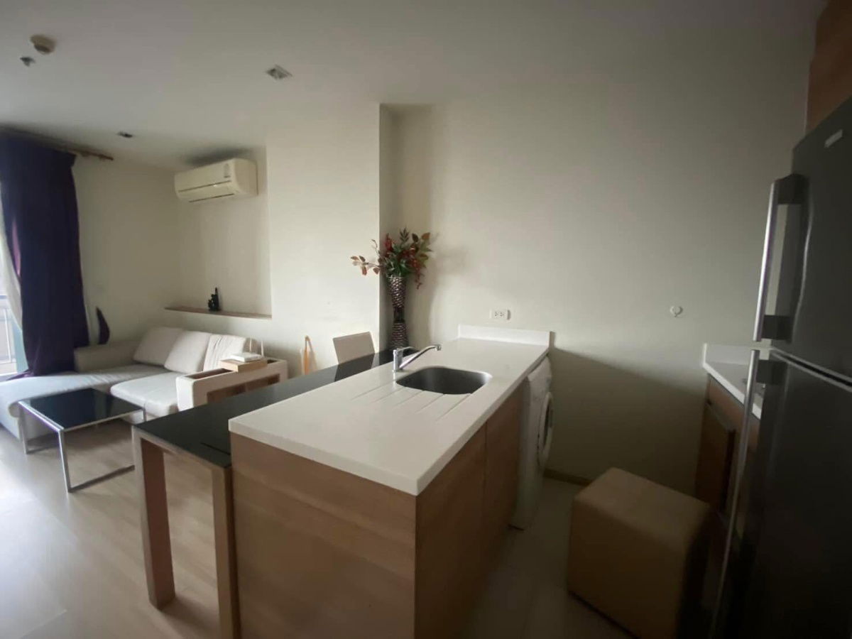 picture For Rent!!!  Rhythm Ratchada Huaikwang  ***22K. per month***  1 Bed 1 Bath   *** 47 sq.m *** MRT Huai Khwang - 6/9
