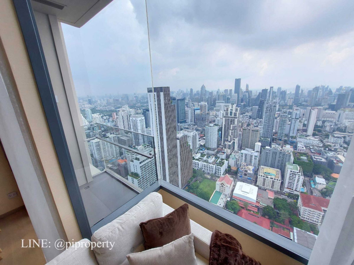 picture Homy and luxury 2 bedrooms unit for rent in the top location Esse Asoke. Well designed with high-level visions. BTS and MRT systems accessing.   - 32/49