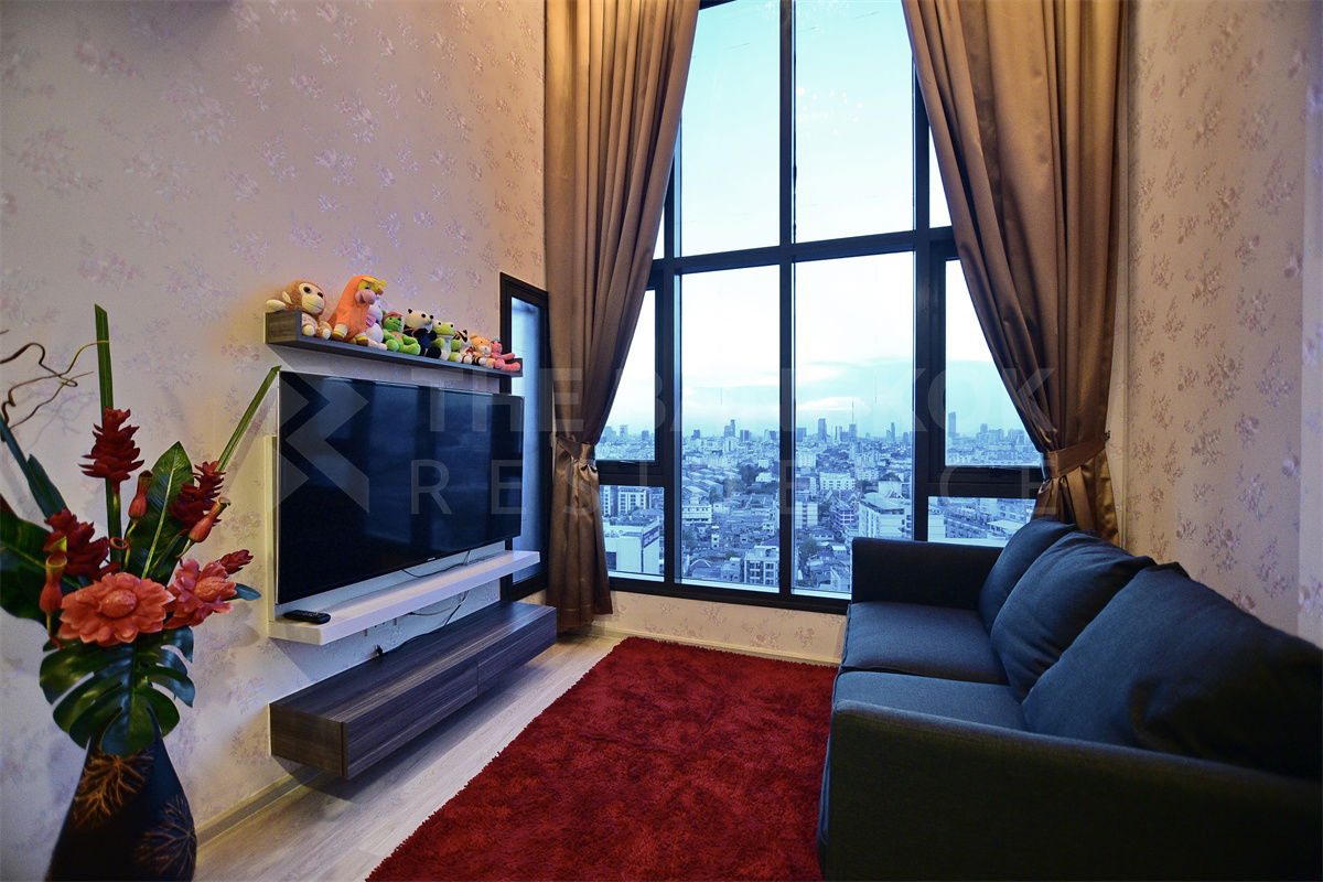 รูป Centric Huaikwang- ปล่อยเช่า 25,000 บาท/เดือน, 1B1B 60 ตรม duplex ห้องหายาก ห้องสวย ราคาดี พร้อมอยู่( Line ID: real_realestate หรือ เบอร์ 0842824246) - รูปที่ 1/14