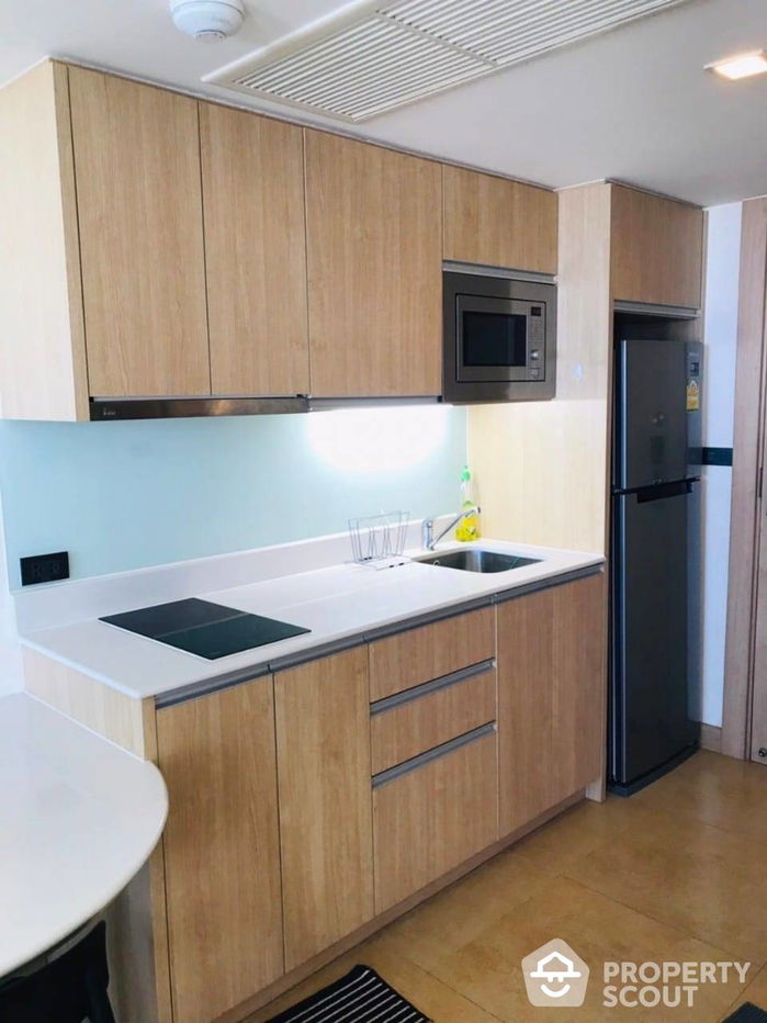 picture 1-BR Condo at The Cliff Pattaya close to Phratamnak (ID 1611485) - 6/12