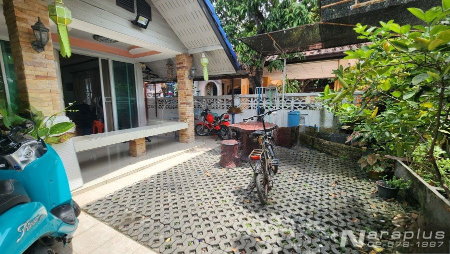 รูป 68060798 : ขายบ้านเดี่ยว 1 ชั้น บนที่ดินขนาด 40 ตารางวา หมู่บ้านเคหะธานี 4 ซอย 87 ถนนราษฎร์พัฒนา ( ซอยมิสทีน) สะพานสูง กรุงเทพมหานคร - รูปที่ 4/16