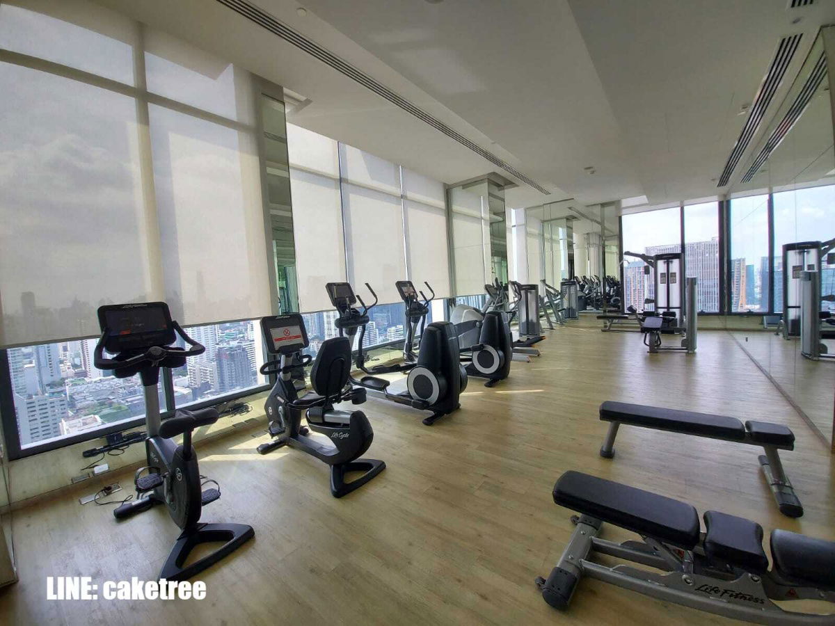 picture Homy and luxury 2 bedrooms unit for rent in the top location Esse Asoke. Well designed with high-level visions. BTS and MRT systems accessing.   - 43/49