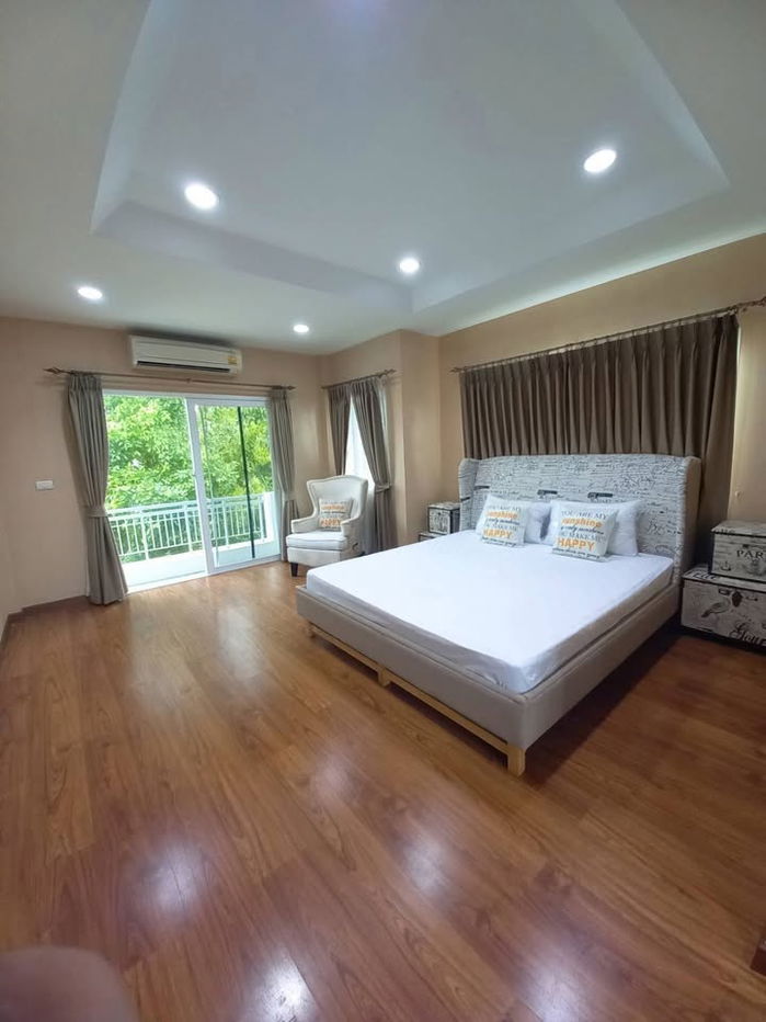 รูป ให้เช่า เซนโทรรัตนาธิเบศร์ หลังใหญ่70 ตรว. 3 ห้องนอน , 3 ห้องน้ำ  จอดในบ้าน 4 คัน , แอร์ 4 , เฟอร์ครบห่างสถานีรถไฟฟ้าบางพลู 1.5 กิโล - รูปที่ 4/9