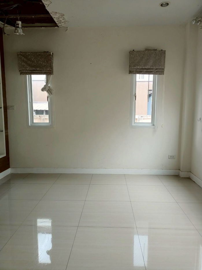 รูป บ้านเดี่ยว เนื้อที่ทั้งหมด 368.4 ตารางเมตร 165/114 หมู่บ้านฉัตรทองการ์เด้นท์วิลล์ ตำบลท่าข้าม อำเภอหาดใหญ่ สงขลา ราคา 3,900,000 บาท - รูปที่ 6/15