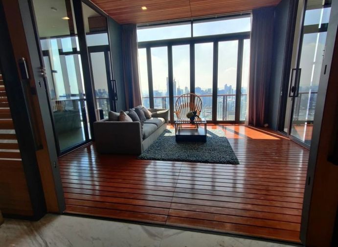 • High Floor • ชั้น 30+ | 252 ตร.ม. 3 ห้องนอน | คอนโดใกล้ เจ อเวนิว ทองหล่อ 2 นาที, BTS ทองหล่อ 5 นาที, ดองกิ มอลล์ 7 นาที