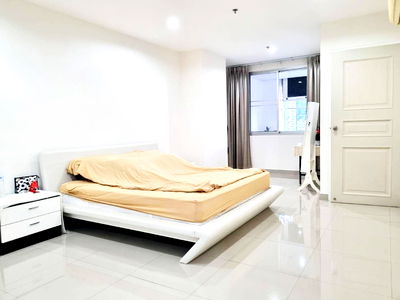 Condos for sale : 3-Bedroom, 3-Bathroom Condo for Sale at The Master Centrium Asoke-Sukhumvit