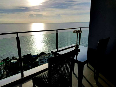 ขายคอนโด : บ้านปลายหาด คอนโดหรูติดหาดพัทยา วงศ์อมาตย์ ชั้นสูง วิวทะเล