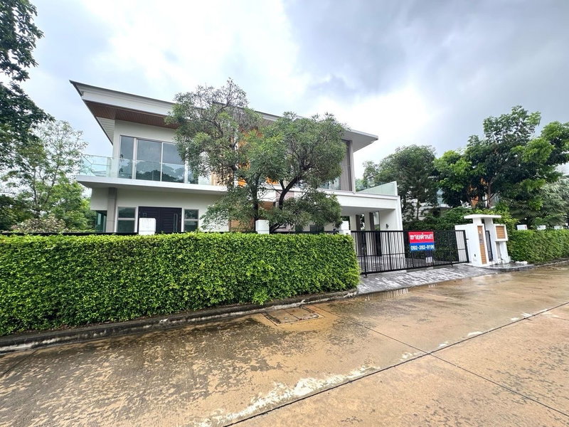 ขายบ้านเดี่ยว : ขายบ้านใหม่ขาดทุน เพอร์เฟคมาสเตอร์พีซ หลังมุม ราคาถูกที่สุดในโครงการ ไม่เคยอยู่อาศัย พื้นที่ใช้สอยขนาดใหญ่ มีความเป็นส่วนตัวสูง โทร: 0922829196