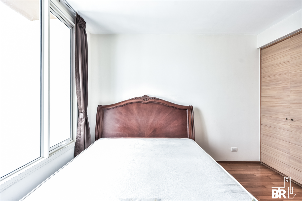 picture The Empire Place Luxury Condo Ready to Move-in at the Best Location - 3/10