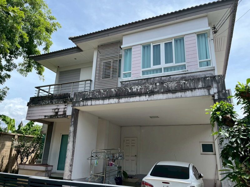 ขายบ้านเดี่ยว : ขายบ้านเดี่ยว สราญสิริ ท่าข้าม–พระราม 2 | หลังมุม 3 ห้องนอน ใกล้คลับเฮาส์ | 55.2 ตร.วา | ราคา 4.95 ล้านบาท | LINE: @323gqmho | Ref: T1822