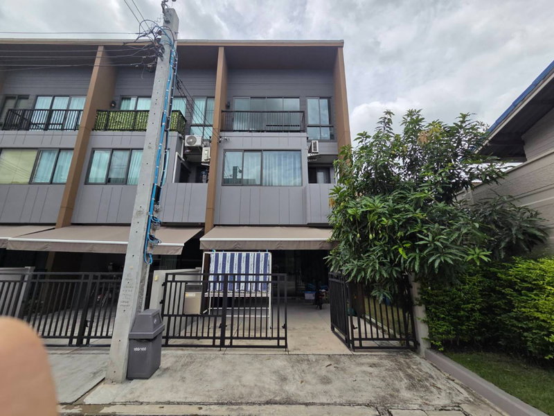 ขายทาวน์โฮม : ขาย โครงการ บ้านกลางเมือง พหลโยธิน–รามอินทรา 🏡 ทาวน์โฮม 3 ชั้น