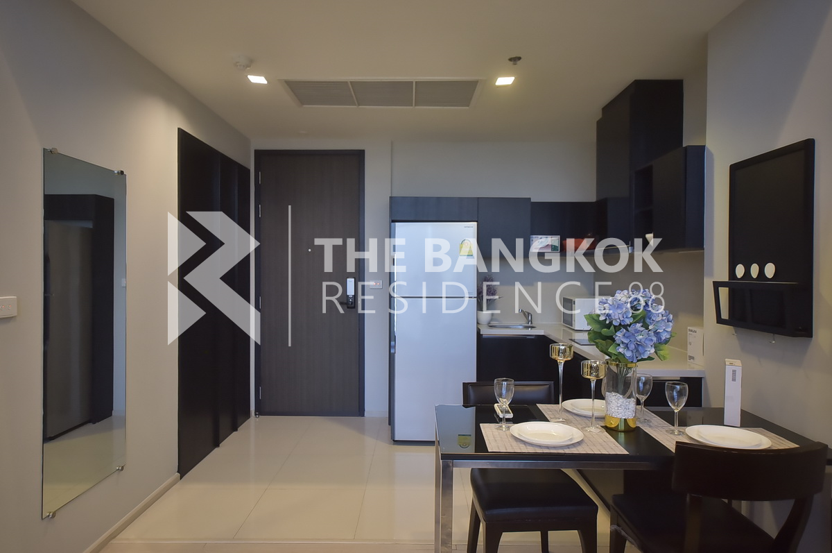 picture Luxuriously Elevated Unit RHYTHM Sukhumvit 44/1 near BTS Phra Khanong - 3/10