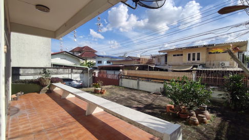 ขายบ้านเดี่ยว 2 ชั้น 4 ระดับ ขนาดใหญ่ 92 ตร.วา ทำเลทอง จรัญสนิทวงศ์ 37 – ใกล้ MRT บางขุนนนท์ เพียง 6.5 ล้านบาท!