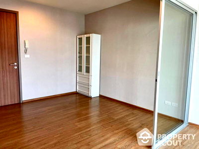 Condos for sale Sathon : 1-BR Condo at Fuse Chan-Sathorn close to Thanon Chan (ID 1346374)