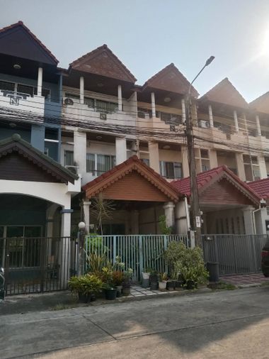 ขายทาวน์โฮม 3 ห้องนอน 140 ตร.ม. 18 ตร.ว. สัมมากร รามคำแหง 112