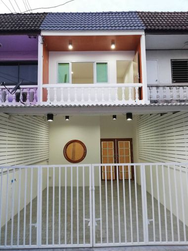 ขายพร้อมผู้เช่า ทาวน์โฮม หมู่บ้านทรายทองติวานนท์ ซอย 45 ท่าทราย