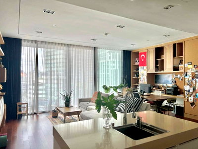 Condos for sale : ♦ Rare Unit ♦ Floor 20+ | 2 beds 3 baths | 133.67 sq.m. | Near BTS Phrom Phong 110 m, Emquartier 260 m, Emporium 260 m, Samitivej Hospital 1.4 km.