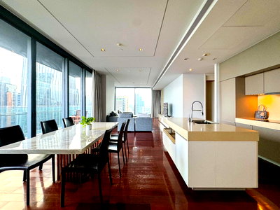 คอนโดให้เช่า : ♦ Prime Location ♦ ชั้น 15+ 190.00 ตร.ม. | 3 ห้องนอน Pet Friendly | ใกล้ BTS พร้อมพงษ์ 2 นาที, EmQuartier 3 นาที, โรงพยาบาลสมิติเวช สุขุมวิท 4 นาที