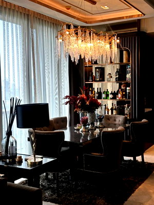 ขายคอนโด : ♦ Luxury style ♦ ชั้น 25+ 125 ตร.ม. 2 ห้องนอน | คอนโดใกล้ เจ อเวนิว ทองหล่อ 2 นาที, BTS ทองหล่อ 5 นาที, ดองกิ มอลล์ 7 นาที