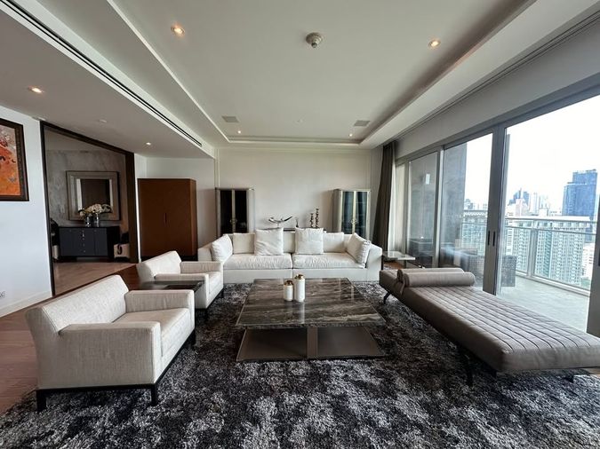 +++ขายด่วน!! **Penthouse 185 Rajadamri ** 3 ห้องนอน 4 ห้องน้ำ ขนาด 387 ตรม. แต่งครบพร้อมอยู่+++