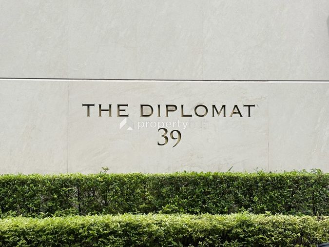 The Diplomat 39