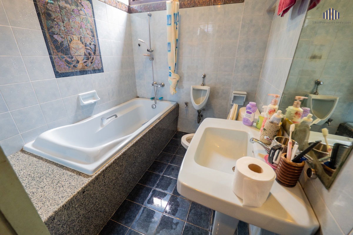 รูป บ้านเดี่ยว2 ชั้น มบ.เอกบุรี พร้อมสวนรอบบ้านบรรยากาศร่มรื่น เงียบสงบ เดินทางสะดวกใกล้ทางด่วนและถนนรามอินทรา บนเนื้อที่ 1 ไร่ 12 ตร.วา - รูปที่ 10/15