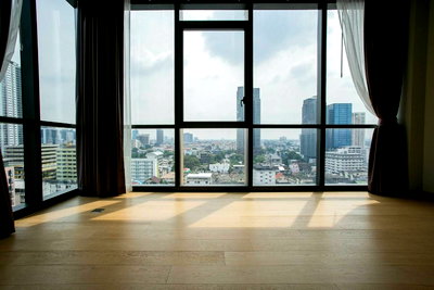 Condos for sale : ❖ Unfurnished ❖ 10+ Floor 125.00 sq.m. 2 Beds | Condo Near J Avenue Thonglor 2 mins., BTS Thonglor 5 mins. and Donki Mall 7 mins