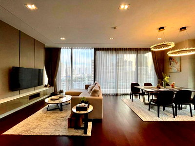 คอนโดให้เช่า : ♦ Special unit ♦ ชั้น 05+ | 2 ห้องนอน | 131.81 ตร.ม. | ใกล้ BTS พร้อมพงษ์ 110 ม., เอ็มควอเทียร์ 260 ม., เอ็มโพเรียม 260 ม., รพ.สมิติเวช 1.4 กม.