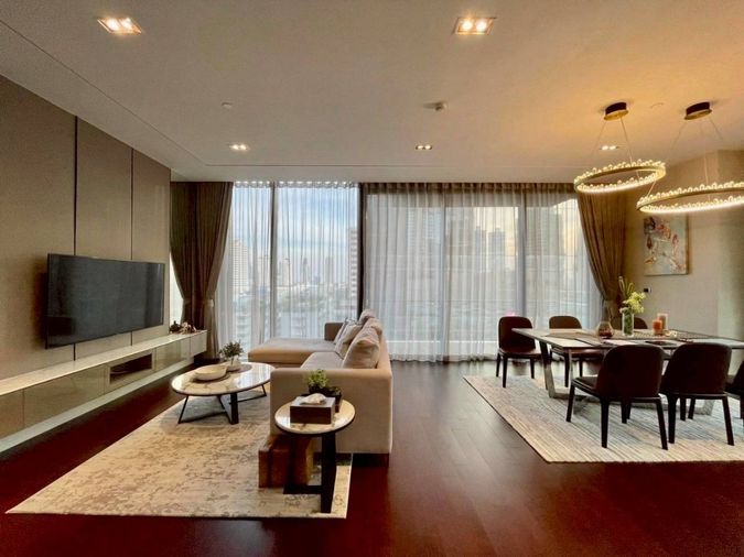 ♦ Special unit ♦ ชั้น 05+ | 2 ห้องนอน | 131.81 ตร.ม. | ใกล้ BTS พร้อมพงษ์ 110 ม., เอ็มควอเทียร์ 260 ม., เอ็มโพเรียม 260 ม., รพ.สมิติเวช 1.4 กม.